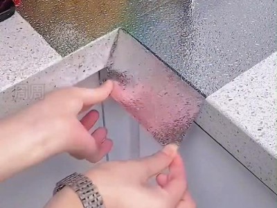 厨房灶台防油小技巧，轻松打理减少清洁负担