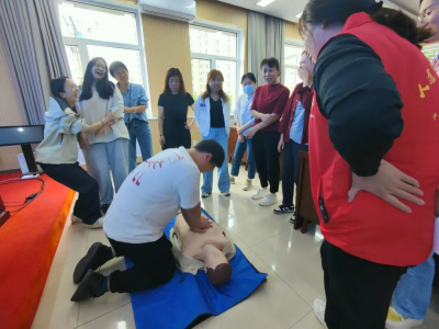居家急救小技巧，应对突发情况，守护家人健康